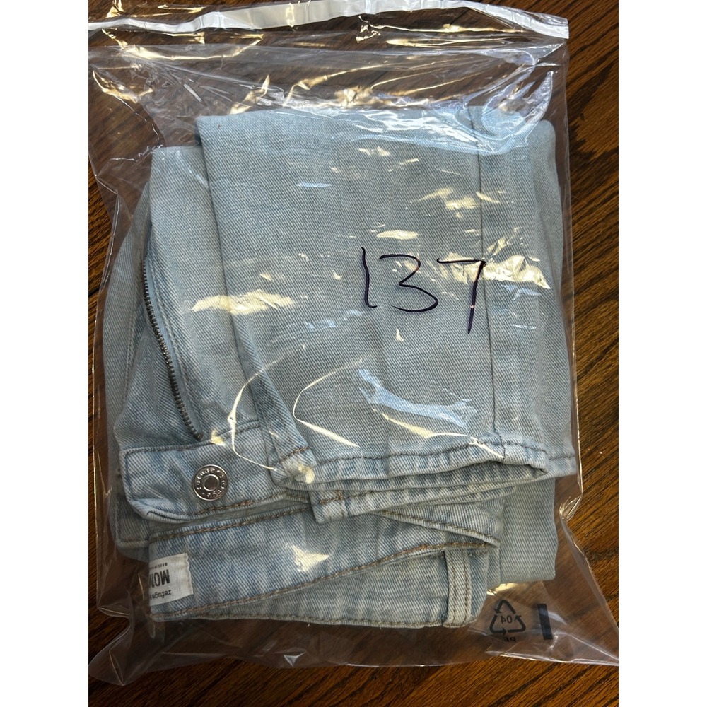 Refuge Denim Light Wash Mom Jeans High Rise Size 07 Light Blue Relaxed Fit - Picture 6 of 6